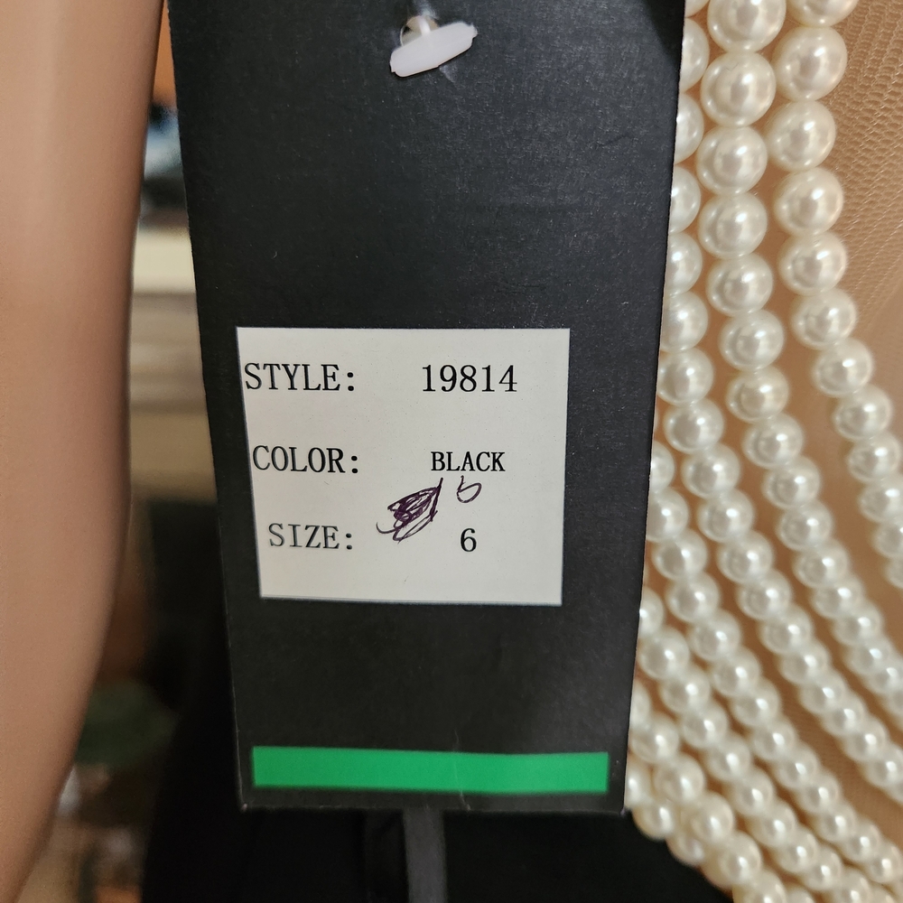 Stunning La Femme 19814 Pearl-Back Jersey Gown Size 6 Black - Picture 13 of 13